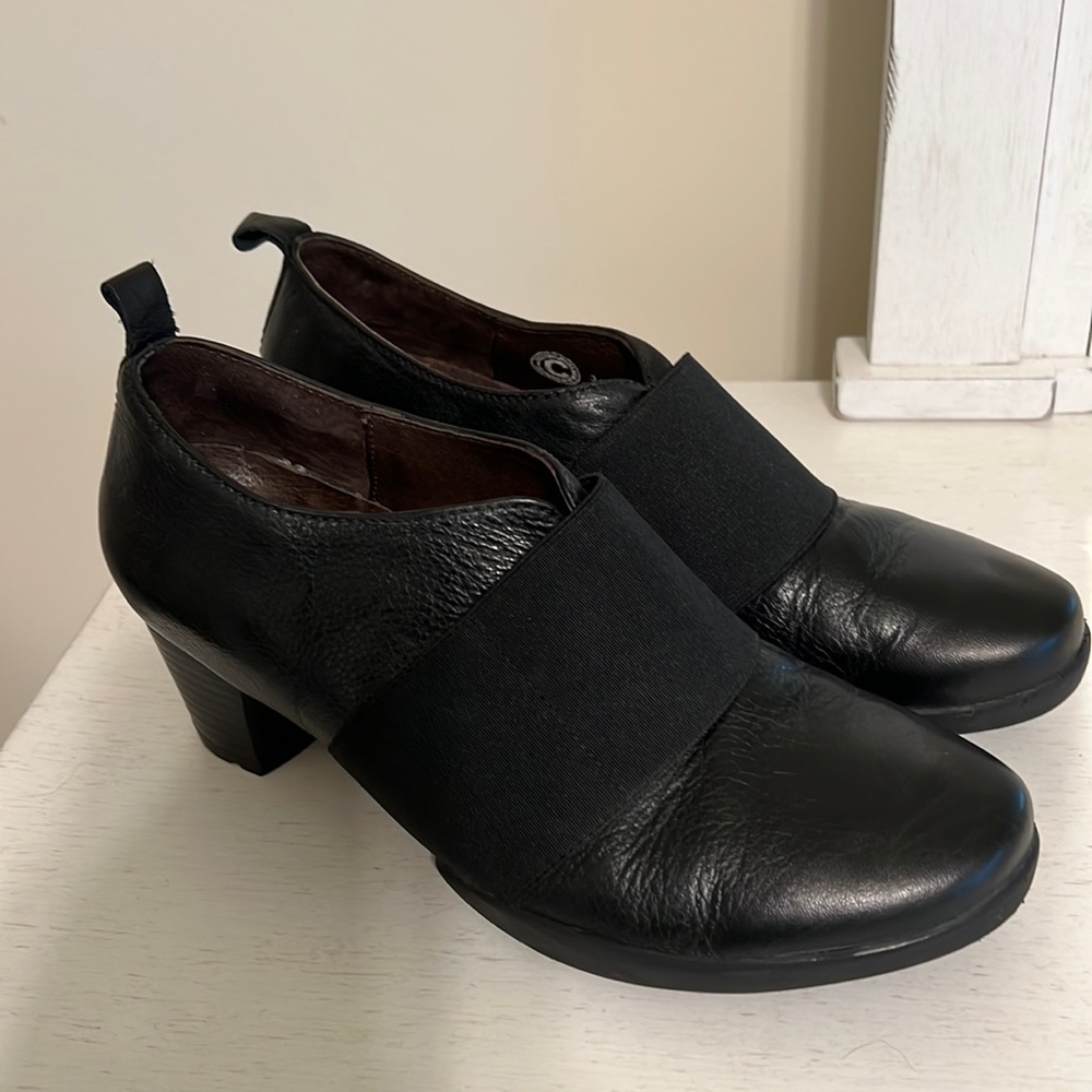 Wolky Women’s Black Leather Elastic Band Slip-On Shoes / Size 8 (39)